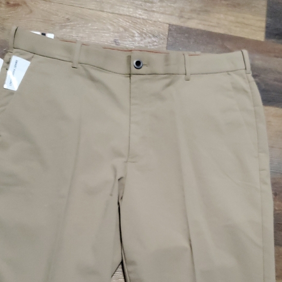 Izod Tan Chinos with Classic Style and Cotton Blend - Picture 6 of 8